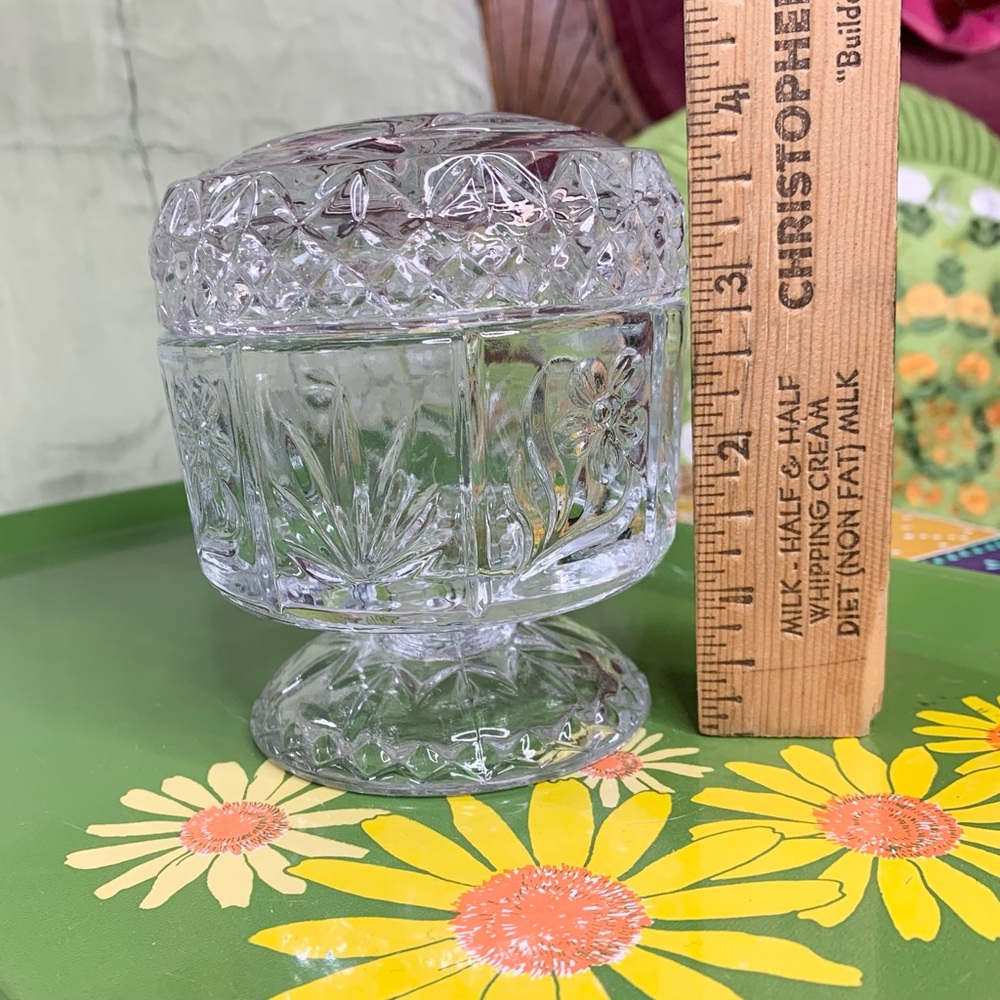 70s Avon Daisy Glass Footed Dish - Picture 5 of 8